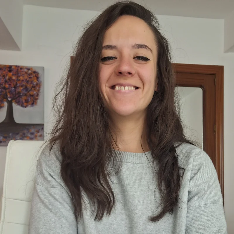 Irene Pacheco Yepes, psicóloga en Granada, en su consulta de Psicopaye